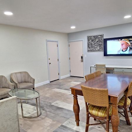 Travelodge By Wyndham Indianapolis Speedway المظهر الخارجي الصورة