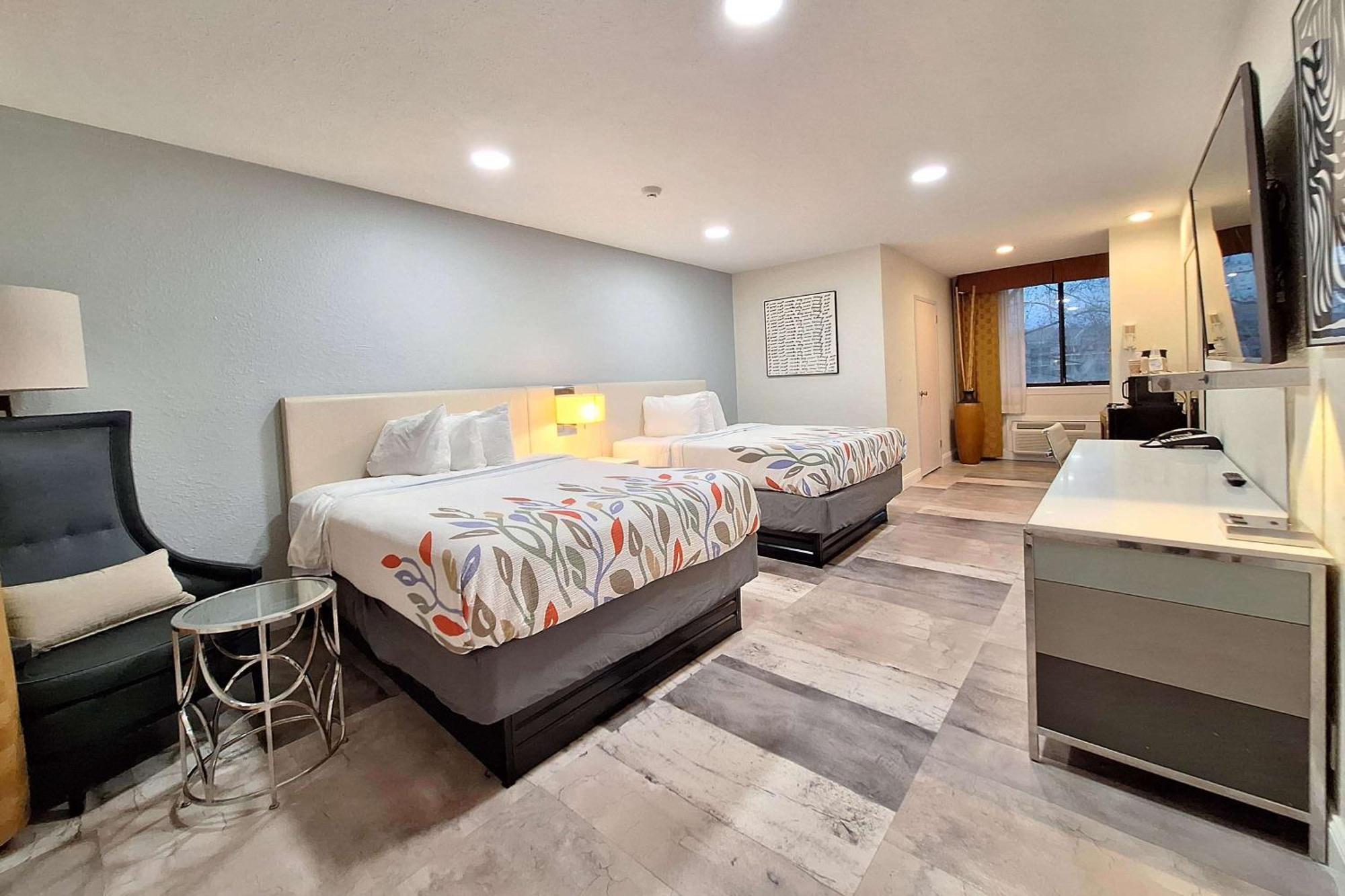 Travelodge By Wyndham Indianapolis Speedway المظهر الخارجي الصورة